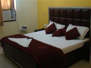 Hotel Ganga International New Delhi Exterior photo
